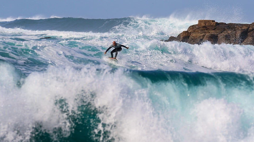 How to surf——7 tips for beginner surfers